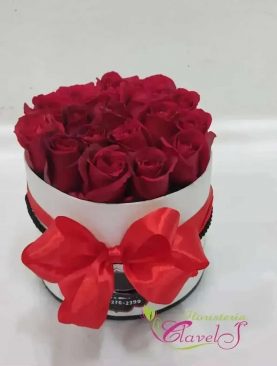 Caja en Rosas Rojas