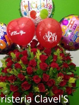 ARR. en rosas rojas con globos